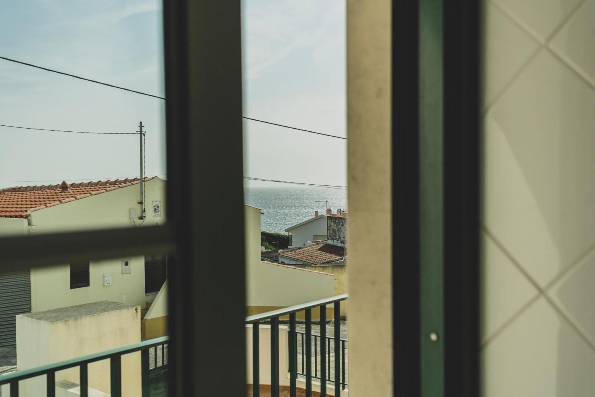 81 - Sea La Vie * Atouguia Da Baleia